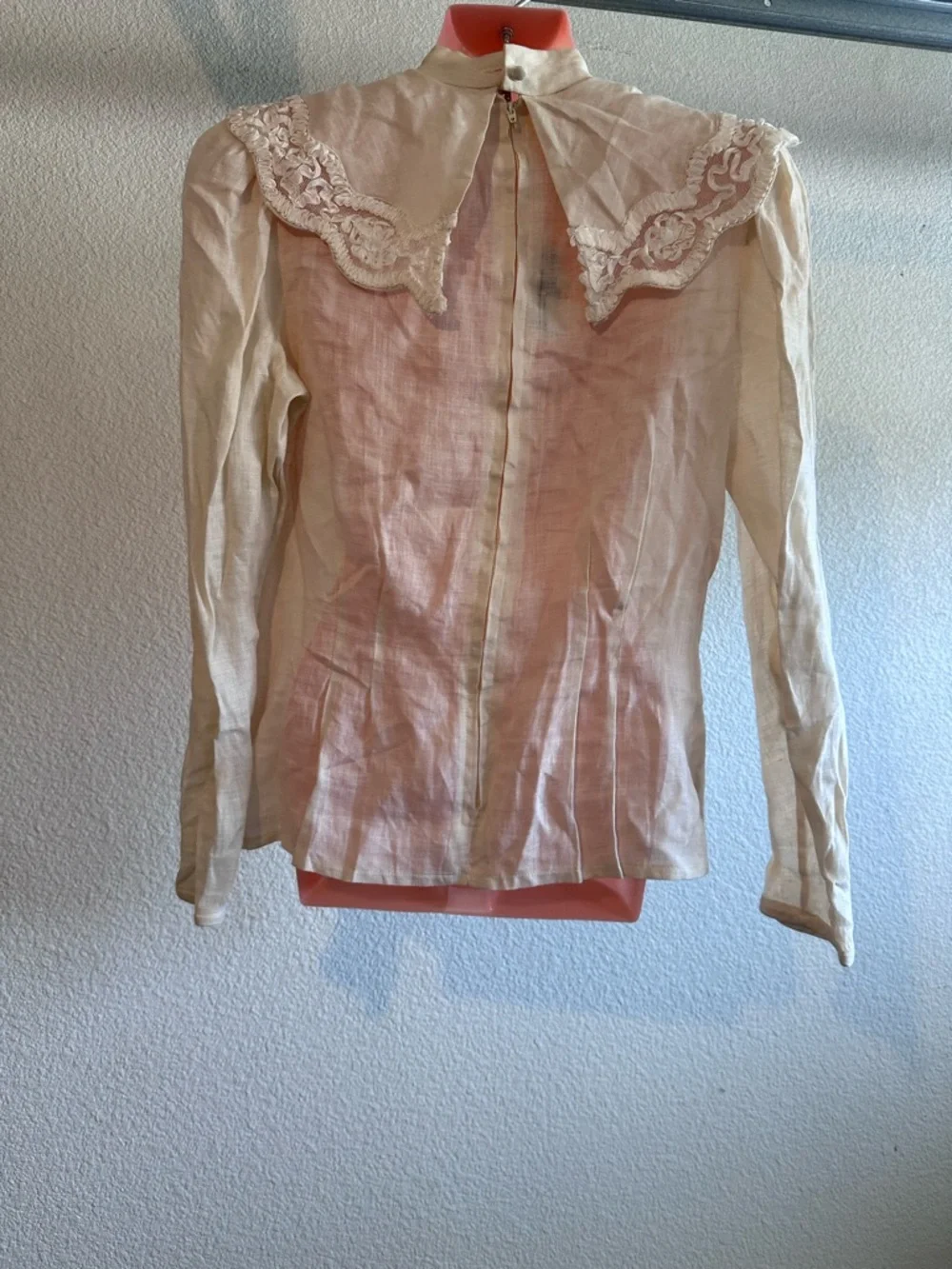 Cream Lace Yoke Long-Sleeve Women's Blouse - Picture 3 of 7